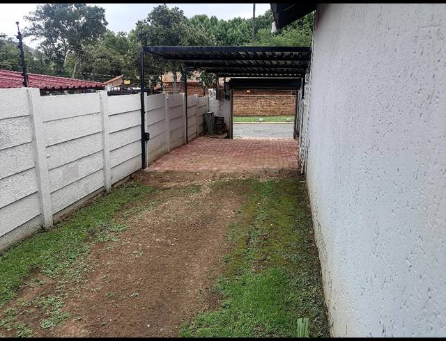 1 bed property to rent in WINCHESTER HILLS